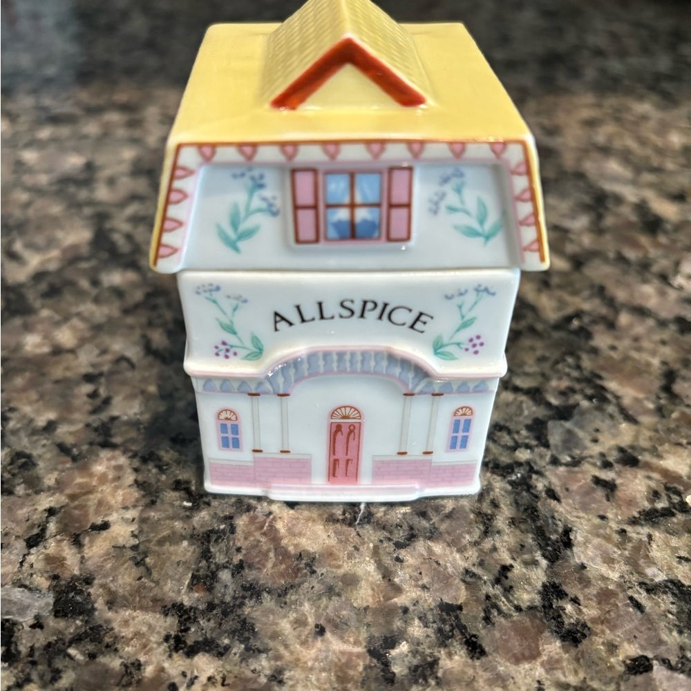 Vintage 1989 Spice Village Allspice
